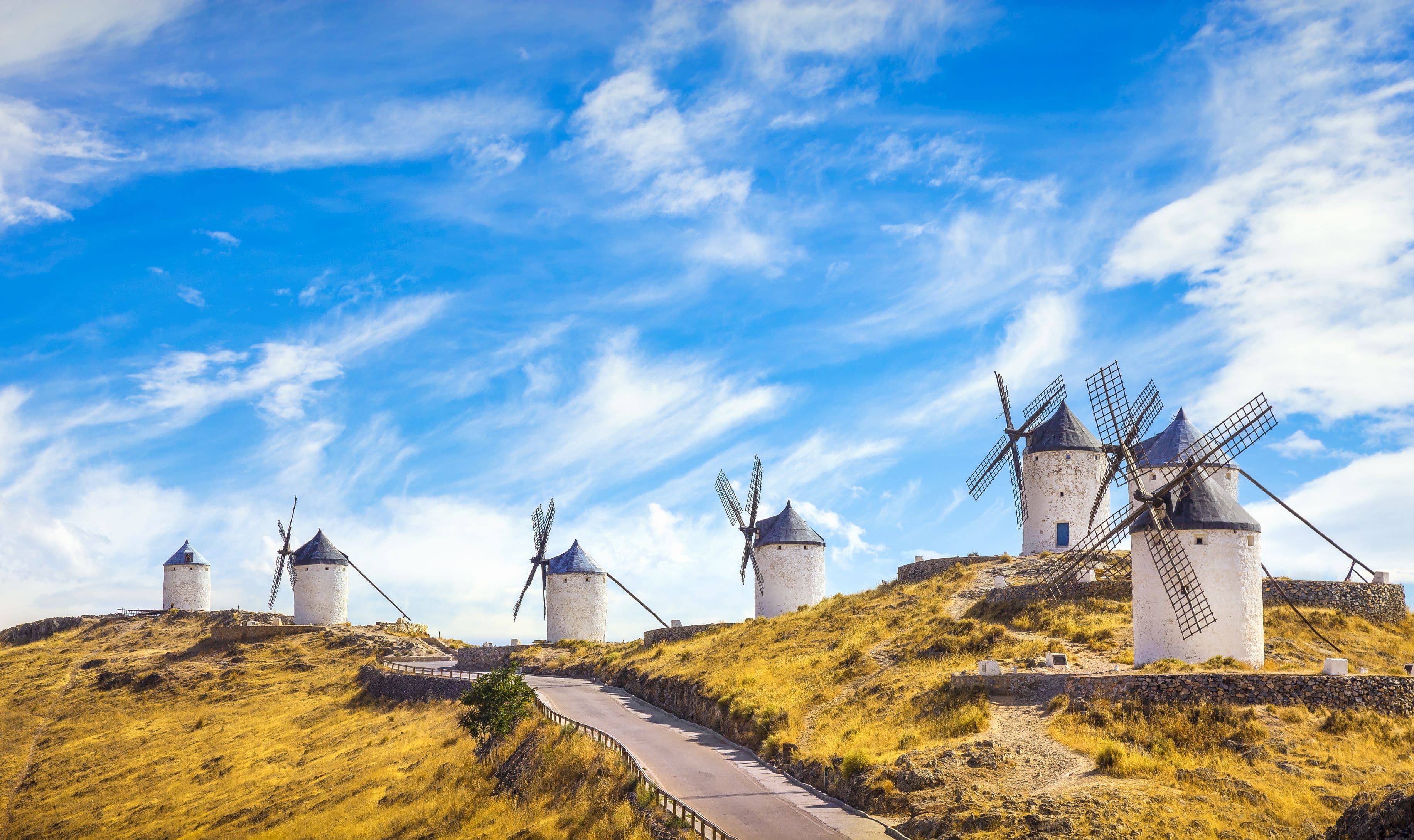 Die Windmühlen von Consuegra in der Region Kastilien La Mancha.